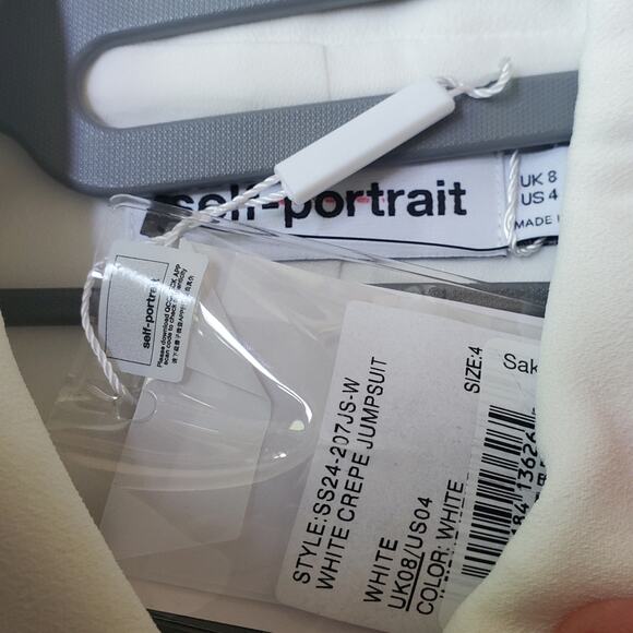 NWT$640 Self-Portrait White Buttoned Crepe Sleeveless Blazer Top Sz 4 - Picture 11 of 13